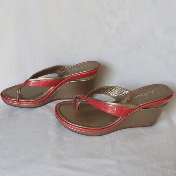 Cole Haan metallic thong Nike Air sports sandal. - Picture 2 of 6